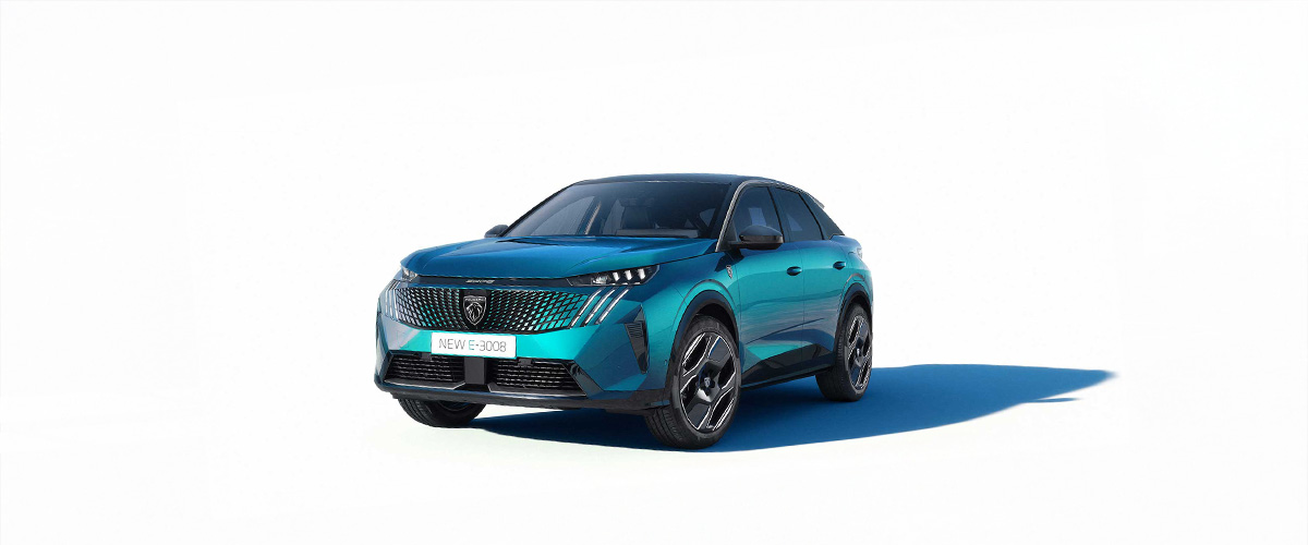 Bild zeigt den Peugeot E-3008 von Vorne