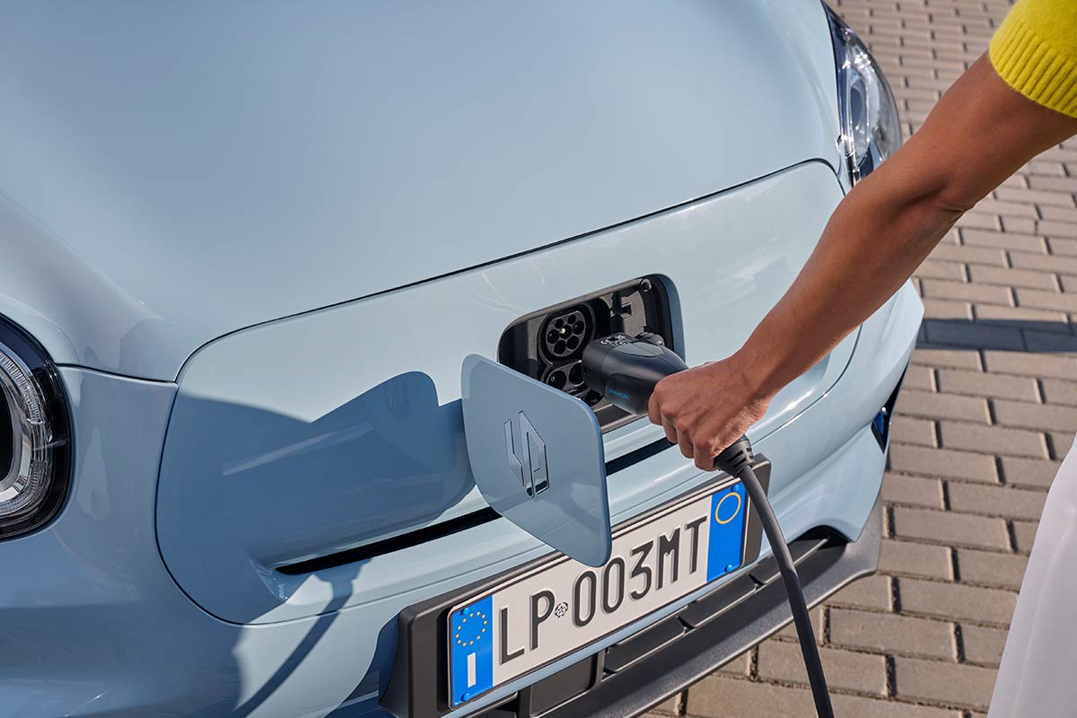 Bild zeigt den Leapmotor T03 beim Laden